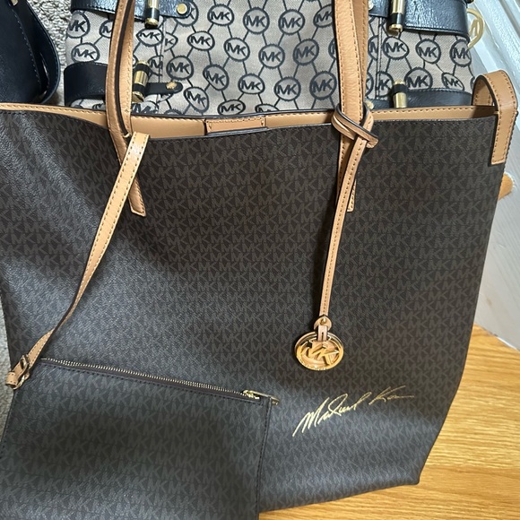 Like New and 2 New Handbags - Picture 5 of 6